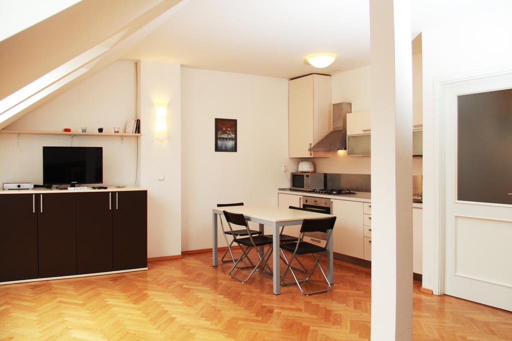 Residence Kostnicke Square プラハ エクステリア 写真