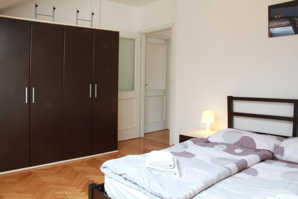 Residence Kostnicke Square プラハ エクステリア 写真