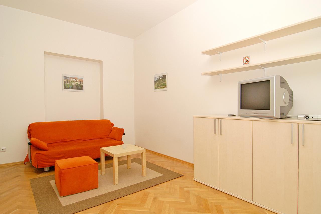 Residence Kostnicke Square プラハ エクステリア 写真