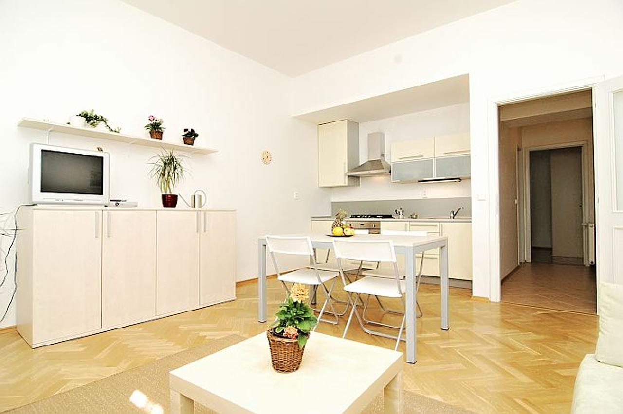 Residence Kostnicke Square プラハ エクステリア 写真